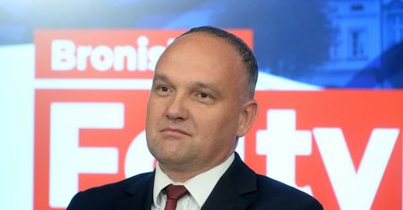 Poseł Konfederacji rozpętał aferę. Skarbówka żąda jego ukarania