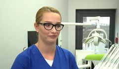 Nieleczona paradontoza może prowadzić do utraty zębów i chorób serca. Choruje na nią 70 proc. Polaków