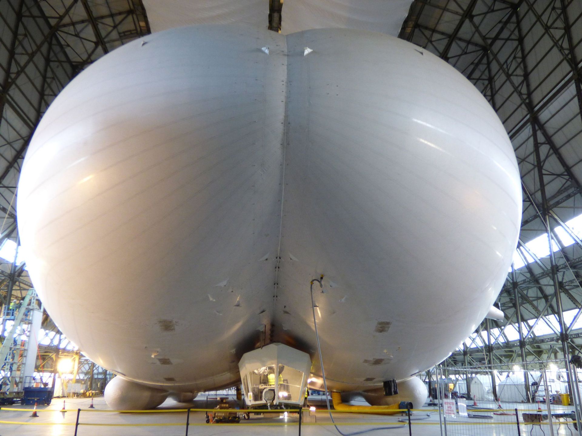 Największa machina latająca świata: Airlander 10 3