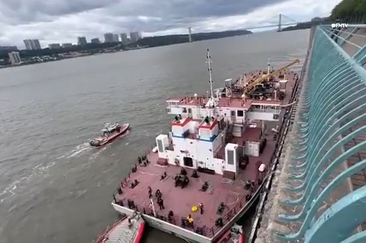 Explosion on Hudson waste vessel claims life, rocks NYC