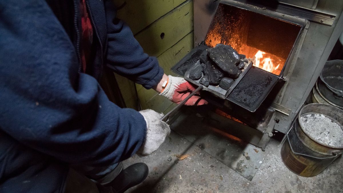 Palenie w?glem w piecu w?glowym w sezonie grzewczym 2022/2023
07.11.2022 Rumia Domek Piec weglowyFot. Wojciech Strozyk/REPORTER
Wojciech Strozyk/REPORTER