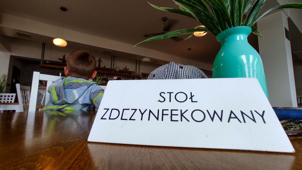 Gastronomia to jedna z branż, które objęto nowymi obostrzeniami. Rzecznik MŚP przypomina, że dotychczas nie wypłacono odszkodowań za poprzedni lockdown. 