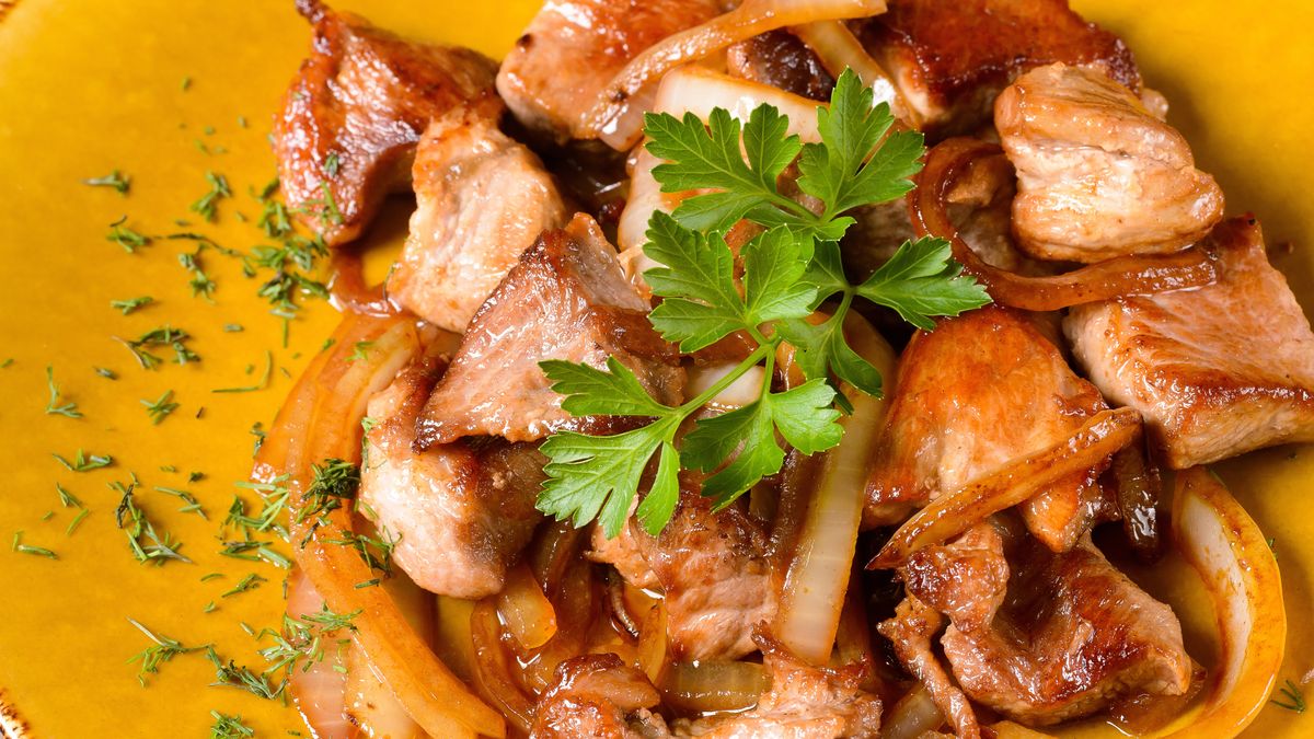 Podstawą dania jest świeże mięso