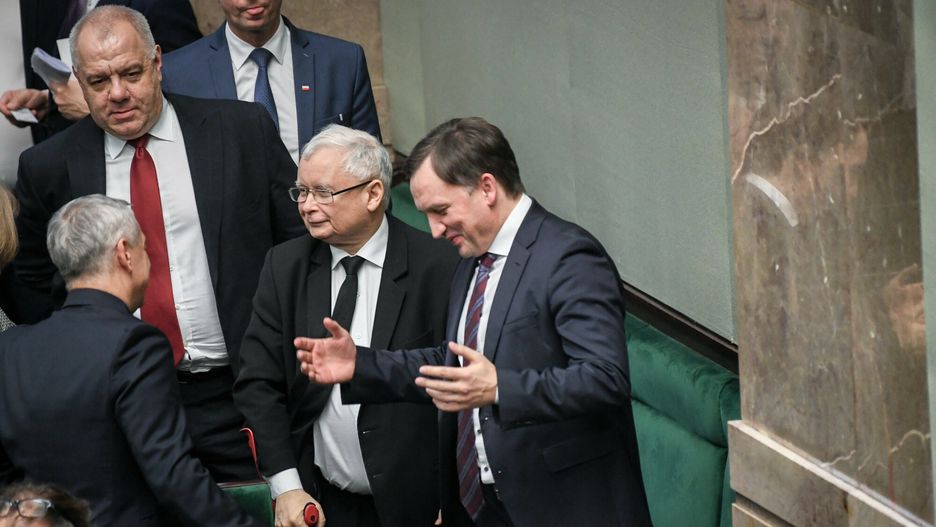 Cd. 2. posiedzenia Sejmu IX kadencji
20.12.2019 Warszawa Sejm 2. posiedzenie Sejmu IX kadencji   fot Jacek Dominski/REPORTER
n/z: Jacek Sasin, Jaroslaw Kaczynski, Zbigniew Ziobro
Jacek Dominski/REPORTER