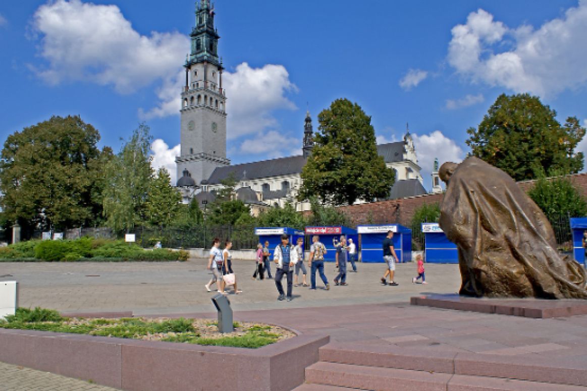 "Jasnogórska zmora". Czyhają na ludzi pod świątynią