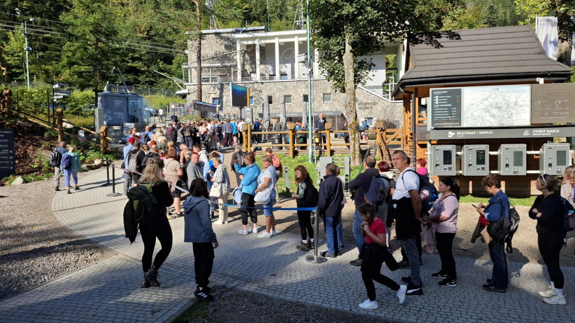 Kolejka do kolejki na Kasprowy Wierch