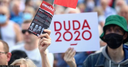 Ponad 700 tysięcy złotych dla Poczty Polskiej. Roznosiła ulotki atakujące PO