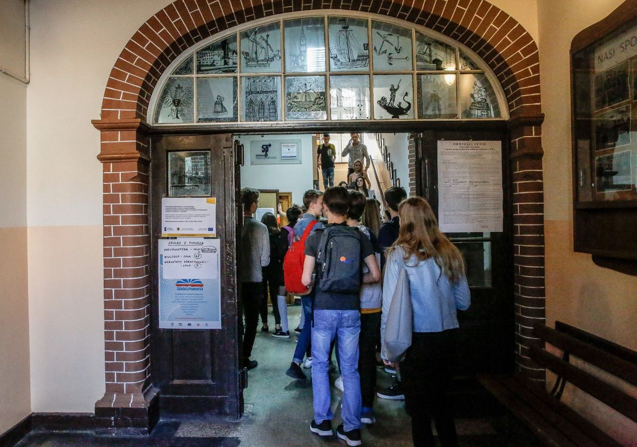 Koszt edukacji dzieci. Rodzice tyle wydają miesięcznie