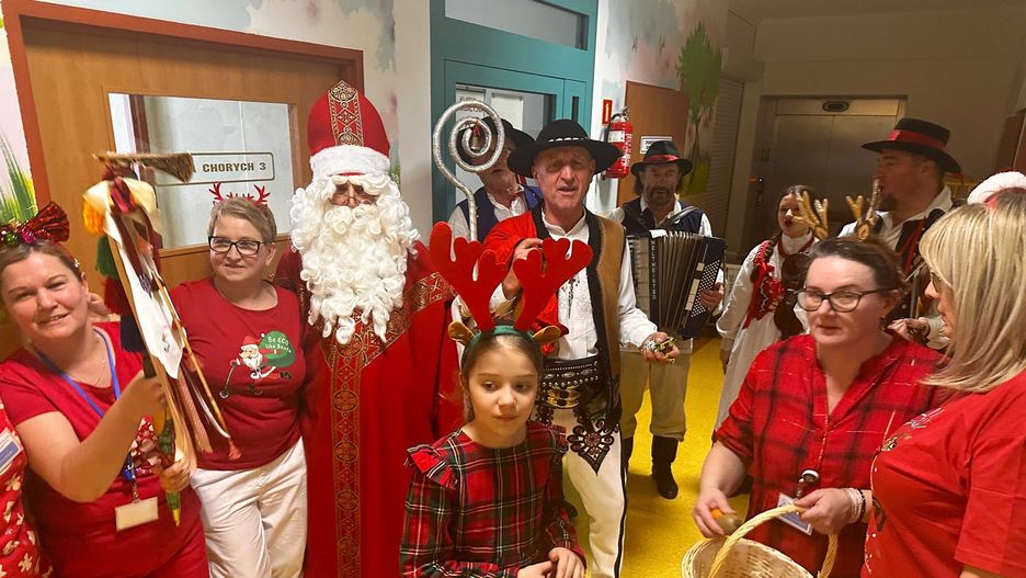 Mikołajki w szpitalu z OSP Brunary