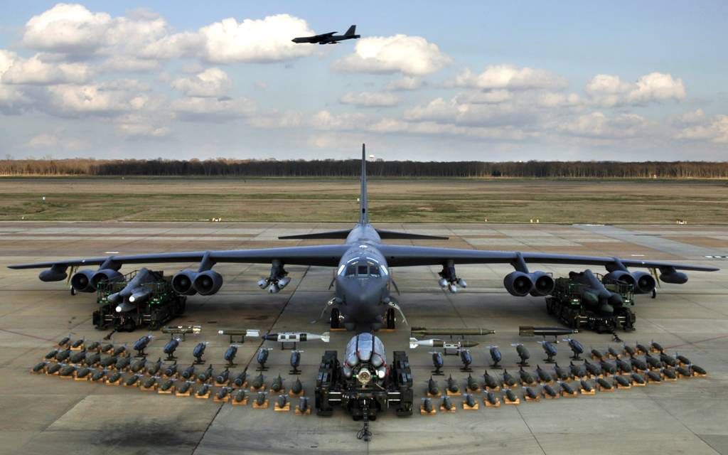 Prezentacja uzbrojenia, przenoszonego przez B-52