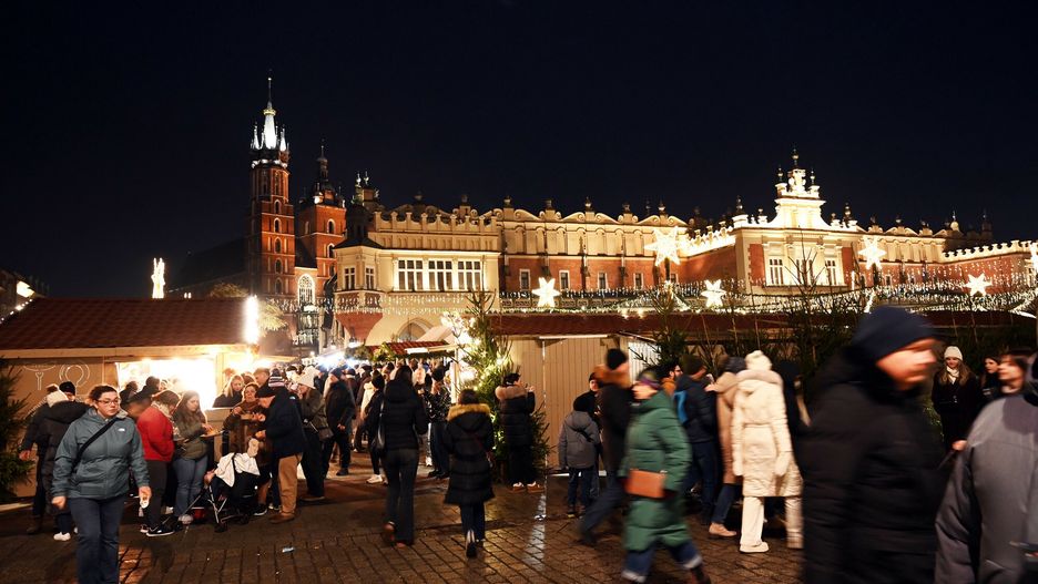 Bo?onarodzeniowe Jarmarki w Polsce
29.11.2025 Krakow. Rynek Glowny. Tradycyjny Jarmark Bozonarodzeniowy
Fot. M.Lasyk/REPORTER
M.Lasyk/REPORTER