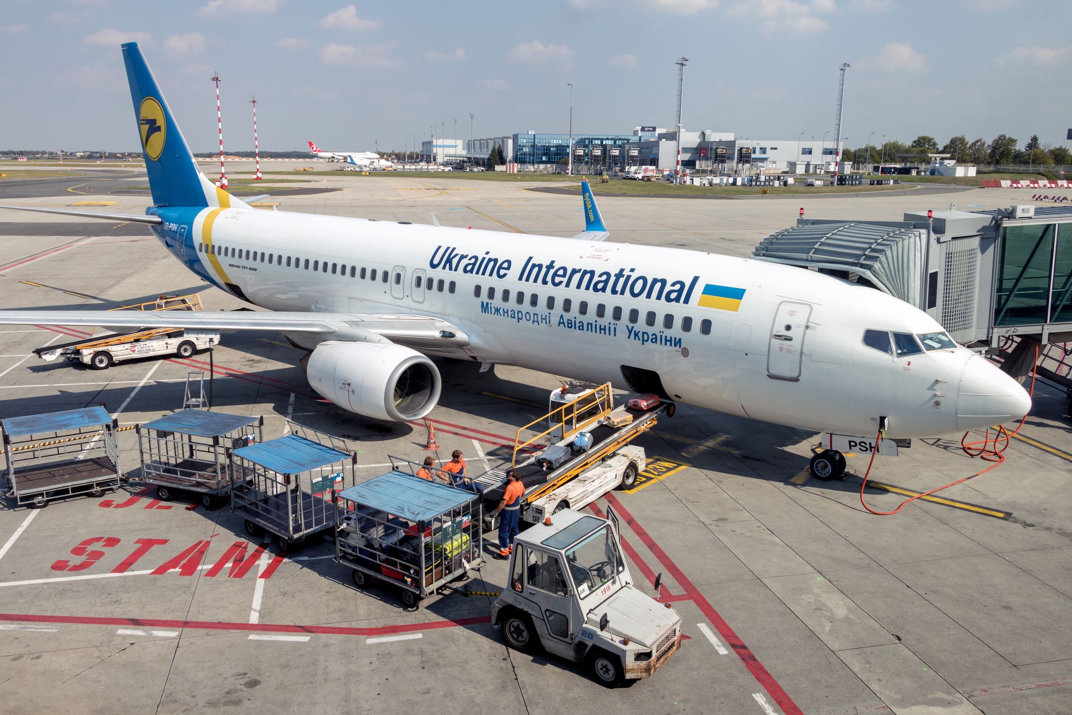Flota Ukraine International Airlines składa się z samolotów amerykańskiego Boeinga i brazylijskiego Embraera