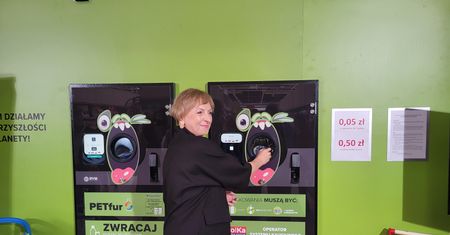 InPost z nową funkcją. Bierze się za zabieranie butelek