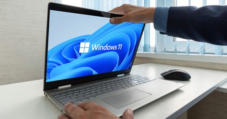 Nowa aktualizacja wprowadza reklamy do Windows 11. Można je łatwo wyłączyć