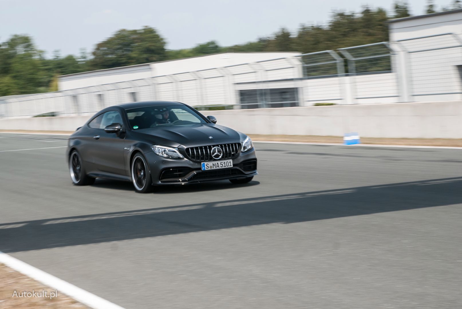 Mercedes-AMG C63S w naturalnym środowisku