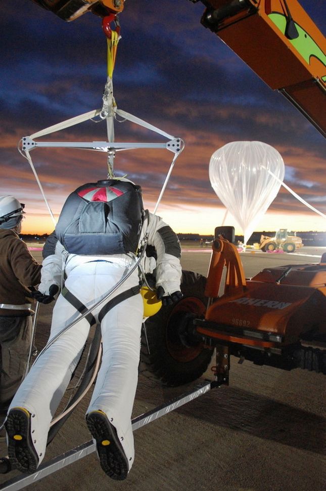Wicedyrektor Google’a pobił rekord Baumgartnera. Skoczył z wysokości 41 km! 3