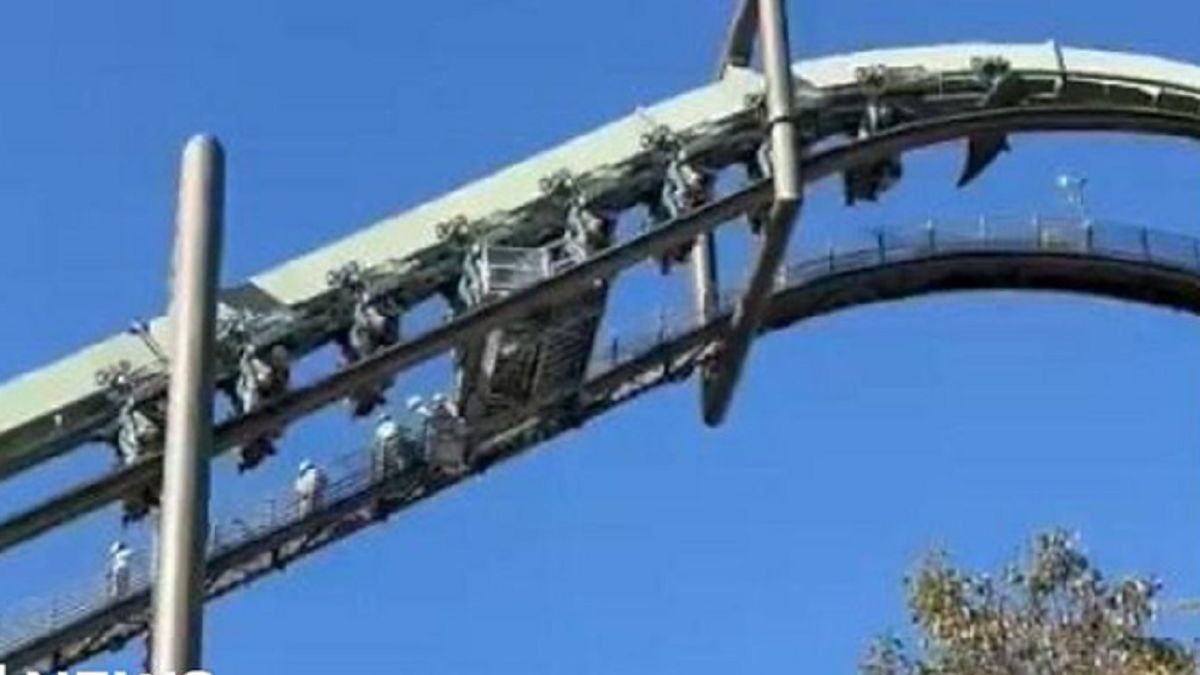 Groza w parku rozrywki. Zawiśli do góry nogami. 