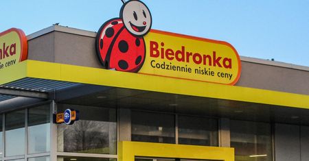Oszustwo na "Biedronkę". Uważaj na podejrzane SMS-y