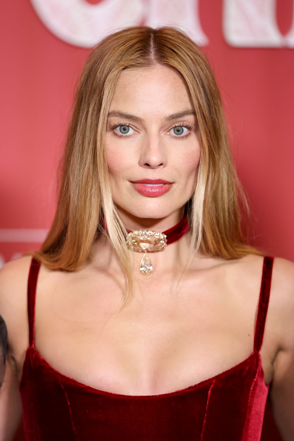 Margot Robbie na premierze filmu "Wichrowe wzgórza" w Paryżu