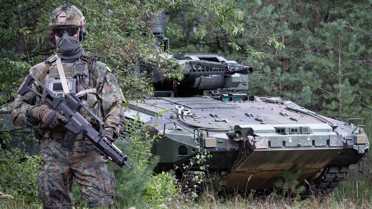 Bojowy wóz piechoty Puma powstały przy współpracy z KMW.