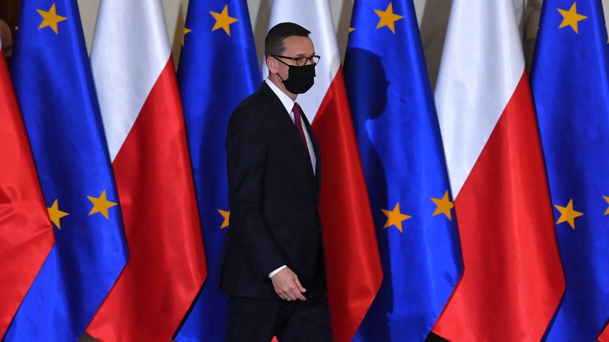 Premier Mateusz Morawiecki w czwartek i piątek przebywa w Brukseli, gdzie uczestniczy w nadzwyczajnym szczycie Rady Europejskiej