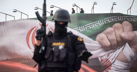 Furia w Iranie po ultimatum. Trump to dla nich "obłąkany prezydent"