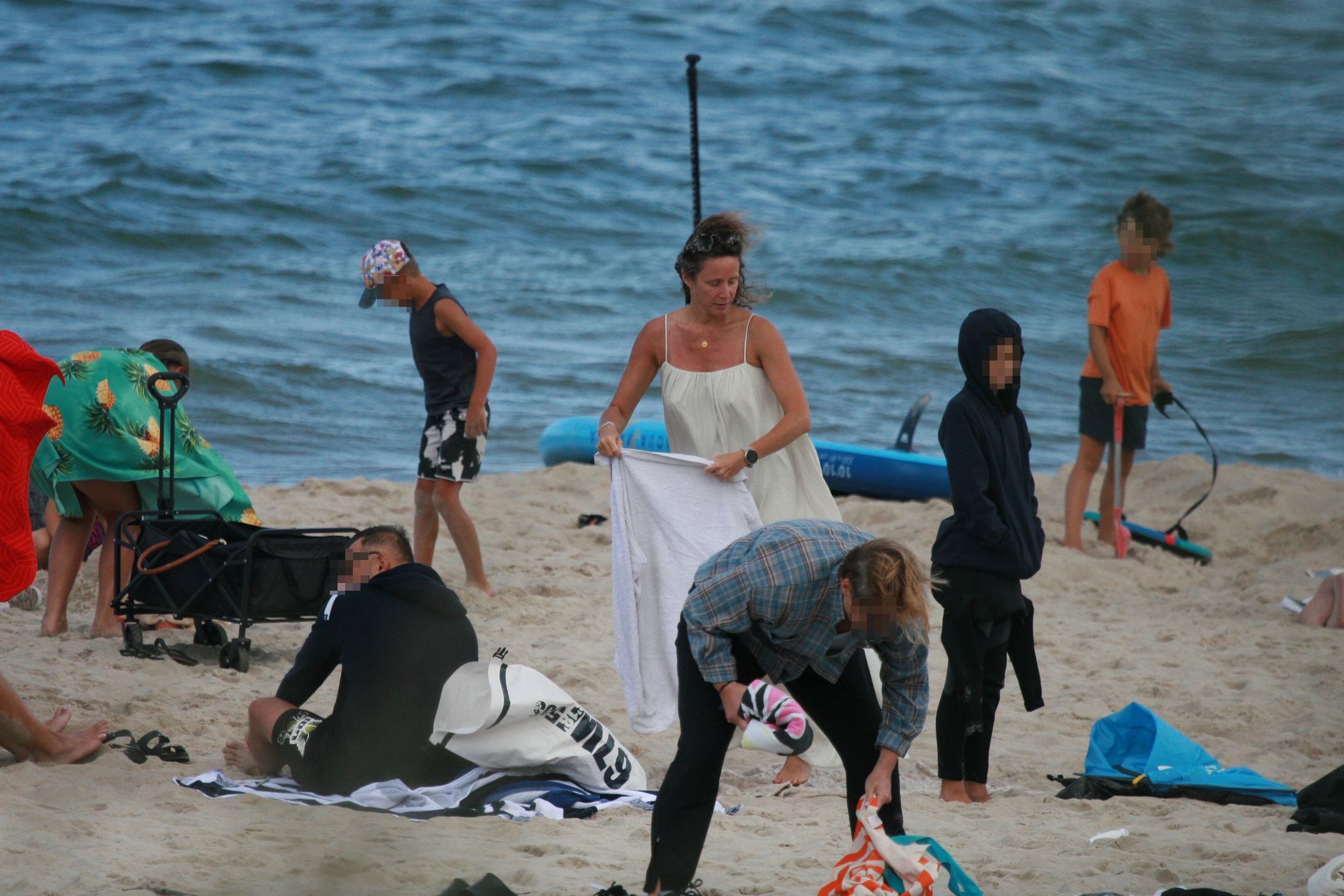 Monika Mrozowska dokazuje na plaży z nowym partnerem 