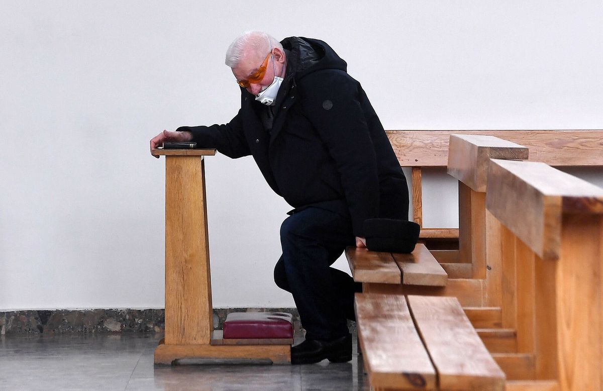 Lech Wałęsa w kościele. Zdjęcie z 14 marca
