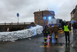 Wały ledwo trzymają. "Udawać się na wyższe piętra budynków"