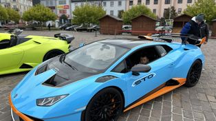 Tomaszów: Lamborghini, Ferrari i McLaren w centrum. Były przejażdżki i zbiórka na karetkę dla dzieci
