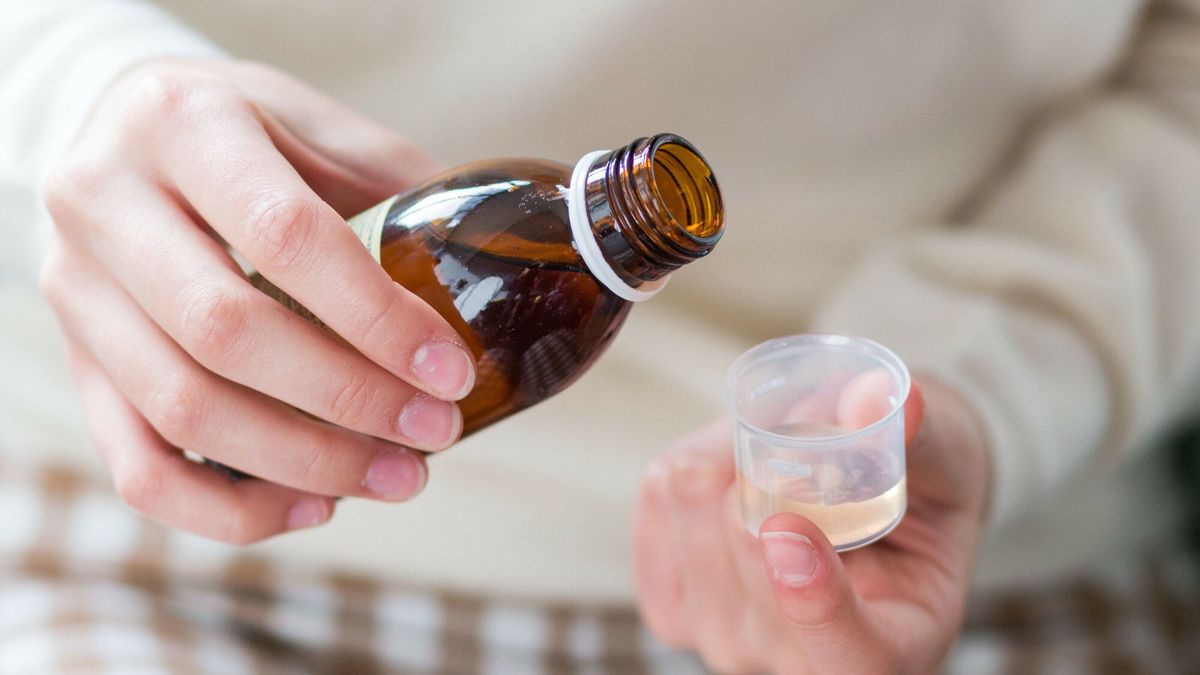 Syrop na kaszel. Zdjęcie ilustracyjne 