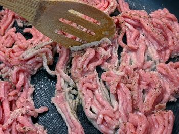 Mięso mielone pod lupą IJHARS. Nieprawidłowości w co drugim produkcie