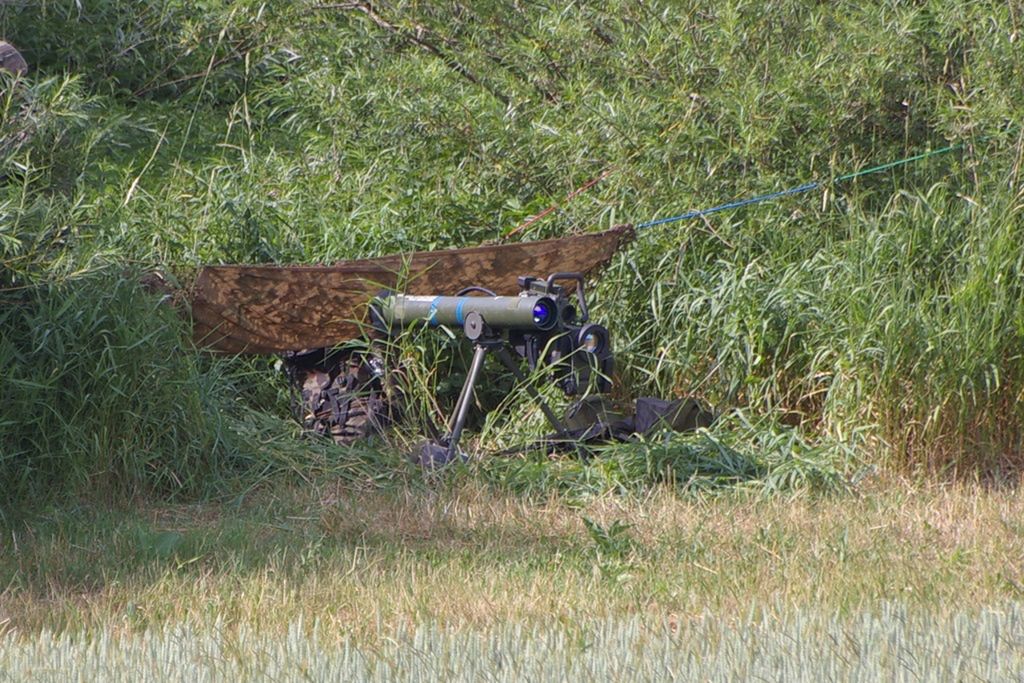 Wyrzutnia ppk Spike na stanowisku bojowym w czasie ćwiczeń