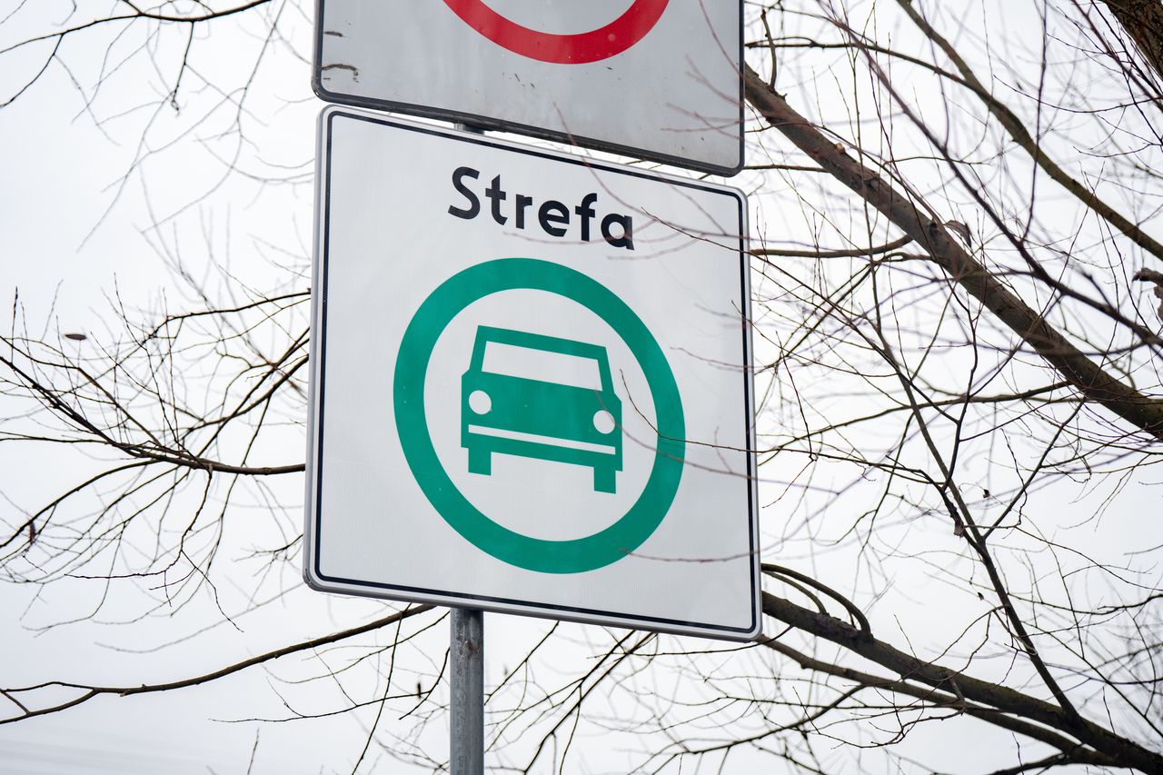 Polskie miasto wprowadziło strefę. W pięć dni skradziono 20 znaków