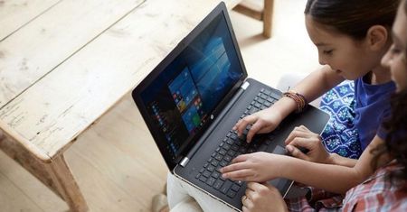 Jak wybrać laptopa? Oto na jakie cechy zwrócić uwagę