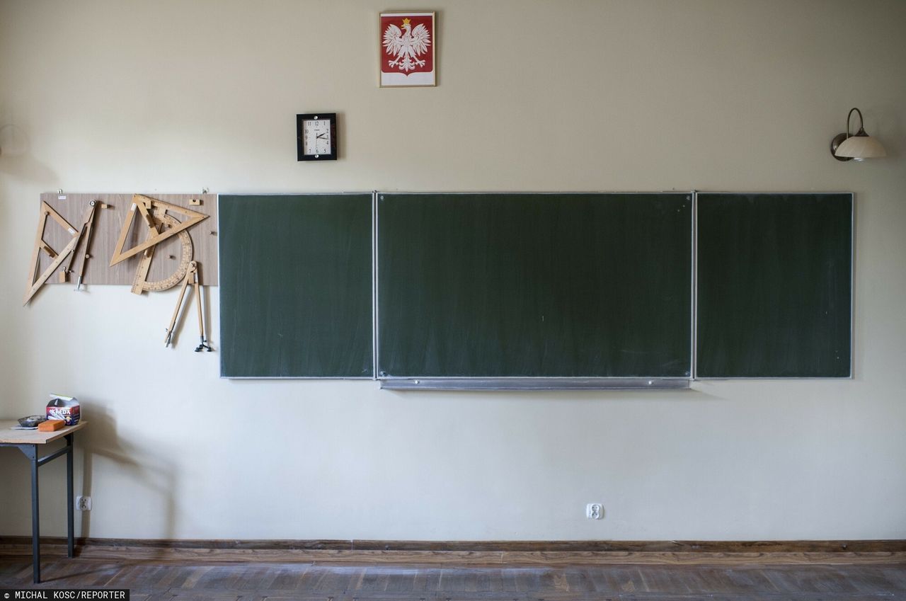 Nauczycielom nie podoba się decyzja MEN. Są wyniki badania