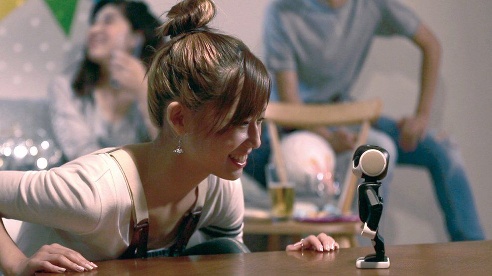 #wSkrócie: czerwony HTC 10, Huawei P9max oraz kosmiczna cena hybrydy robota i smartfona Sharpa 1