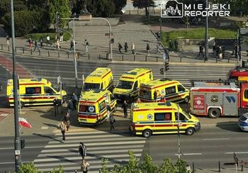 Tramwaje zderzyły się w centrum Warszawy. 18 osób poszkodowanych