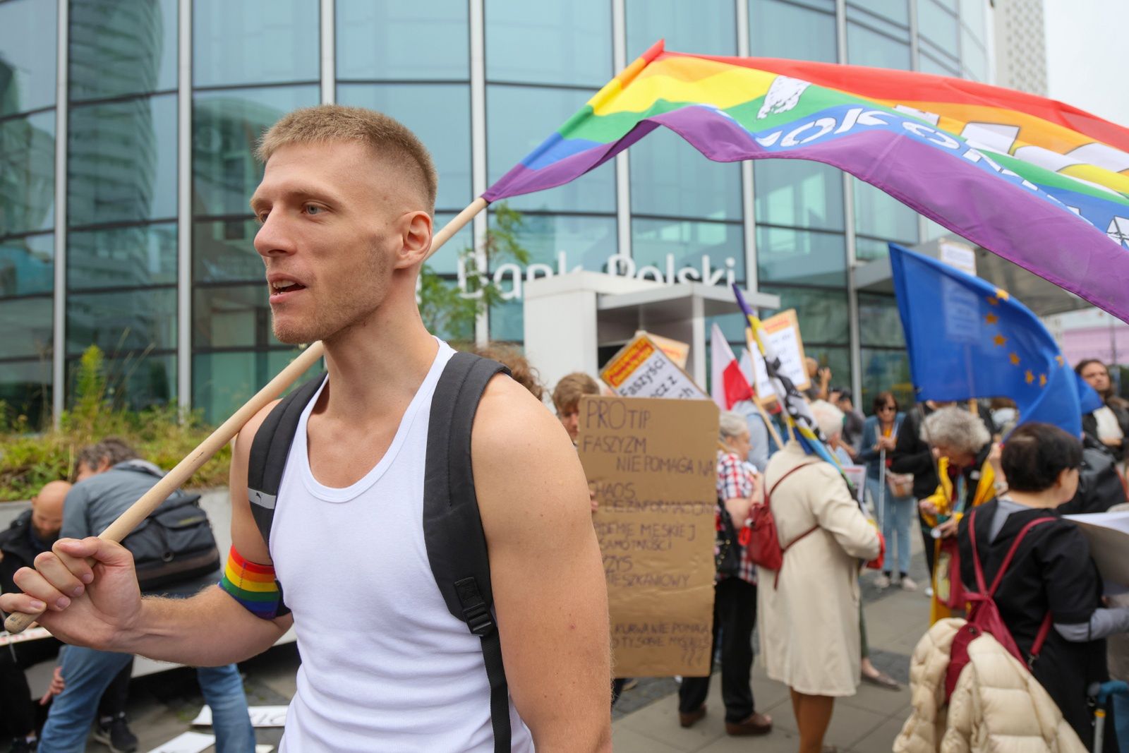 Uczestnicy kontrmanifestacji "Stop Faszyzmowi".
