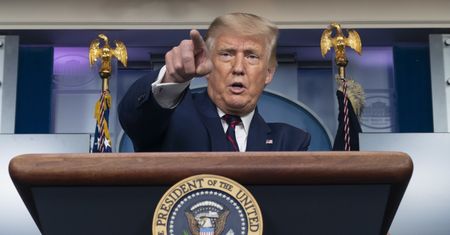 Żołnierze zginęli, więc są "ofermami"?  Burza w USA