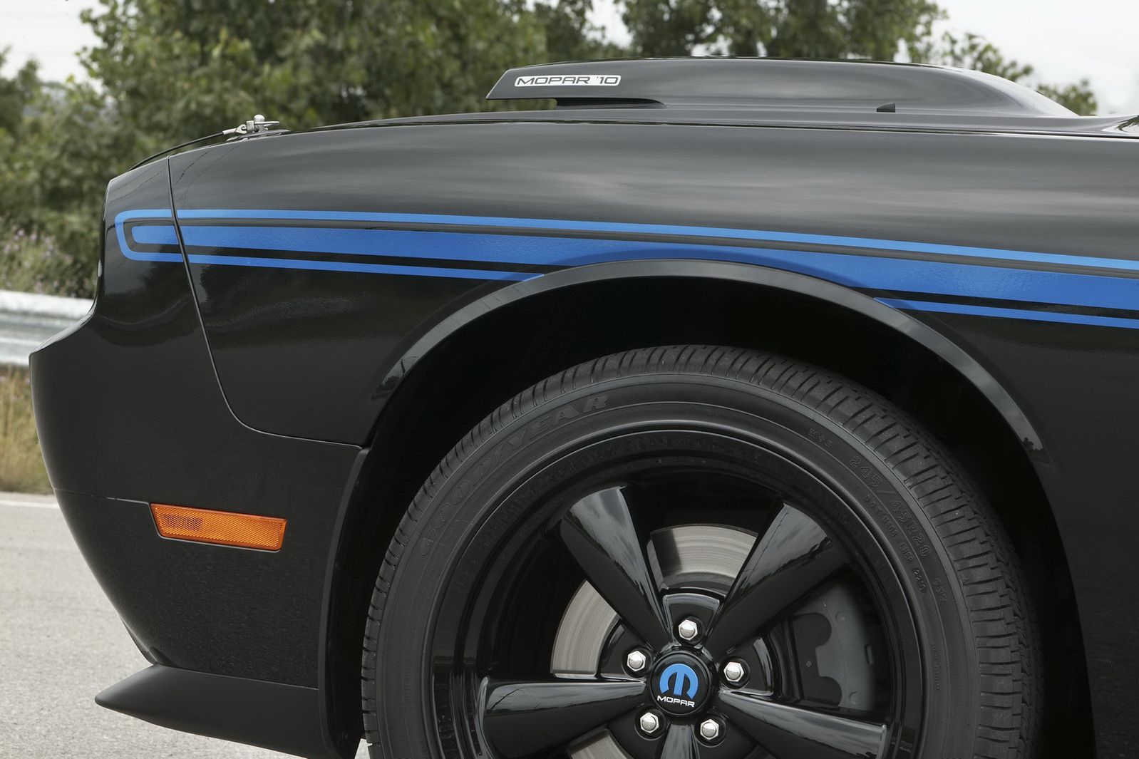 Dodge-Challenger-Mopar-10-27
