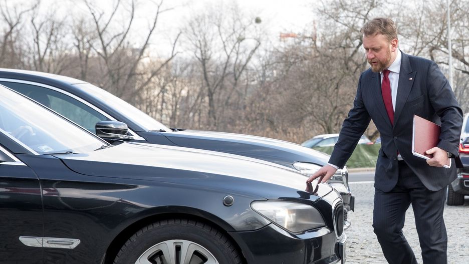 Minister zdrowia Łukasz Szumowski od grudnia 2019 r. jeździ autem SOP