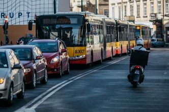 Warszawa kupi 120 nowych autobusów. Muszą być przystosowane do ewakuacji ludności