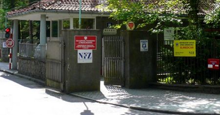 To miał być rutynowy zabieg. Potem walczyli o życie Kingi