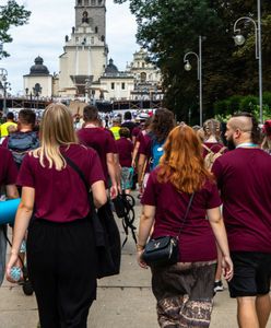 Poszła na pielgrzymkę. Mówi o "miejskich legendach"