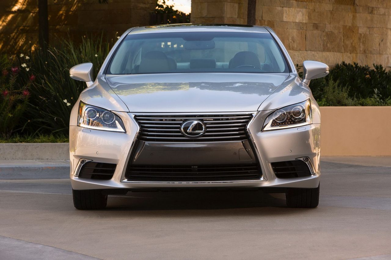 Lexus LS460 (9)