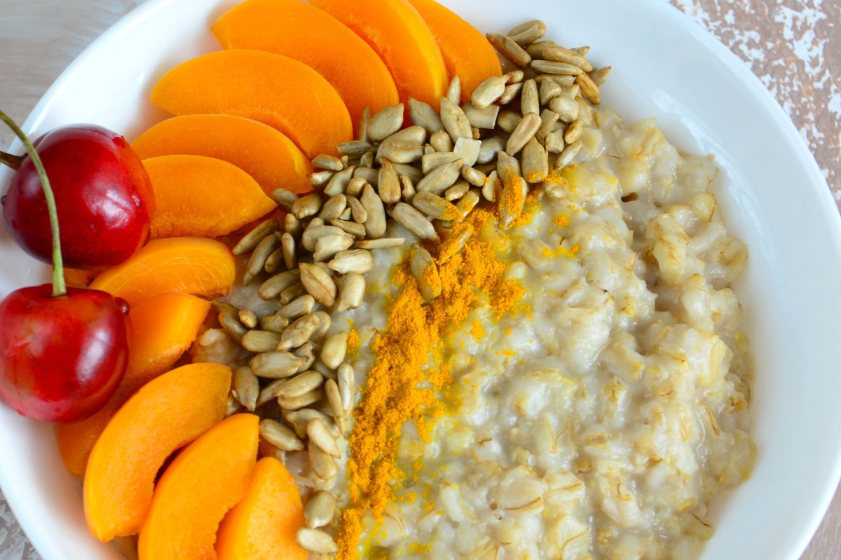 Turmeric twist: Brighten your breakfast with golden oatmeal