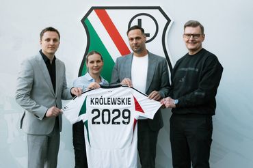 Przedstawiciele marki Królewskie i Legii Warszawa, mat. pras.