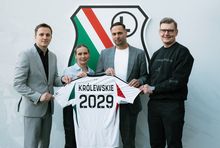 Przedstawiciele marki Królewskie i Legii Warszawa, mat. pras.