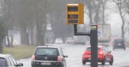 Setki tysięcy mandatów z fotoradarów. Jedno miasto wyraźnie przoduje
